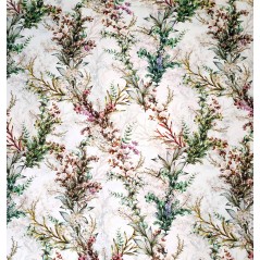 Material draperie bumbac design floral cu accente verzi si crem si aspect mat