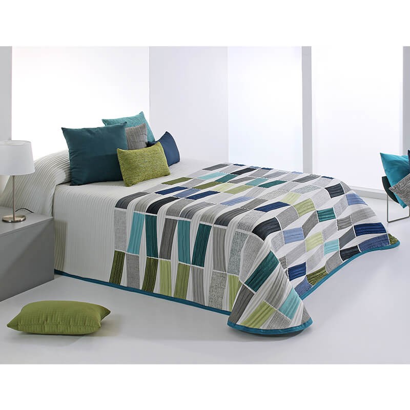 Cuvertura de pat moderna cu dungi turcoaz, verzi si gri